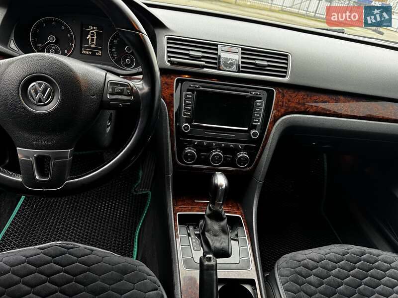 Седан Volkswagen Passat 2012 в Киеве
