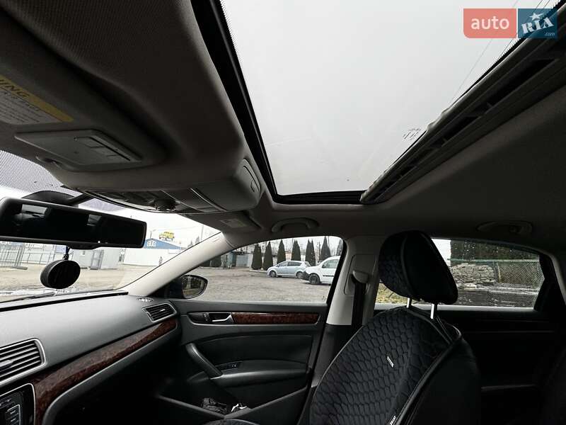 Седан Volkswagen Passat 2012 в Киеве