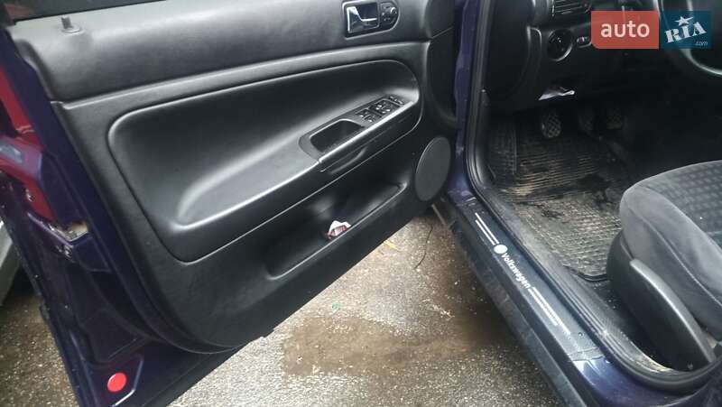 Універсал Volkswagen Passat 1998 в Києві