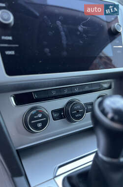 Универсал Volkswagen Passat 2018 в 