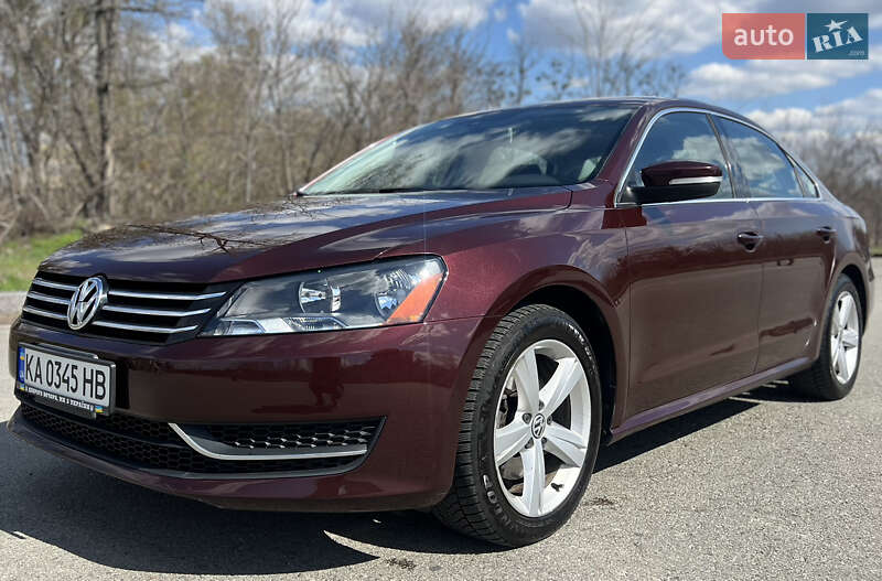 Седан Volkswagen Passat 2012 в Києві