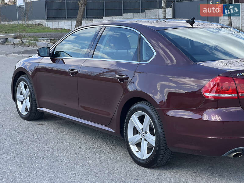 Седан Volkswagen Passat 2012 в Києві