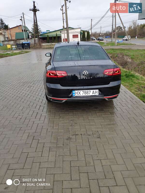 Седан Volkswagen Passat 2021 в Шепетовке