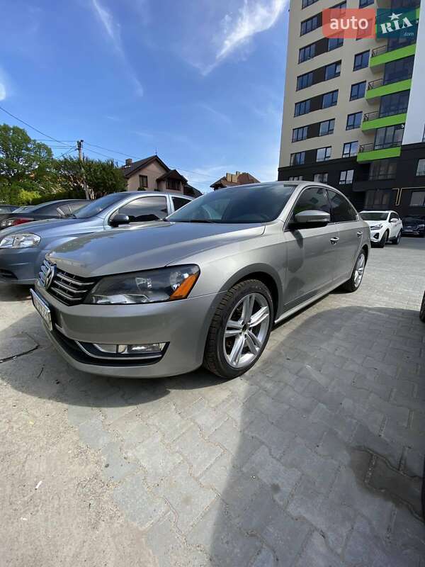 Седан Volkswagen Passat 2013 в Тернополі