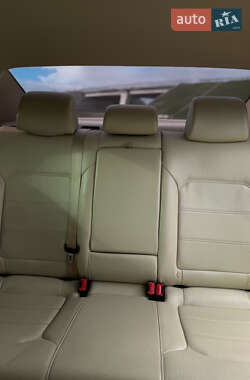 Седан Volkswagen Passat 2013 в 