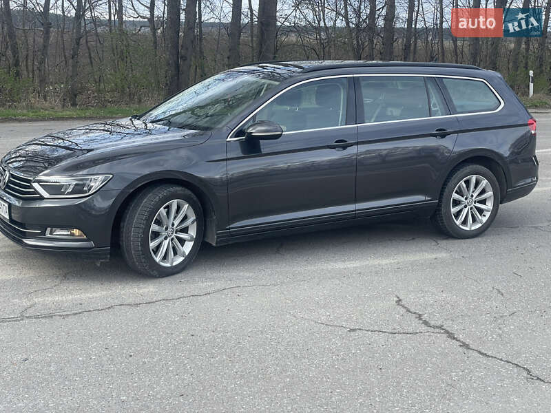 Універсал Volkswagen Passat 2018 в Львові