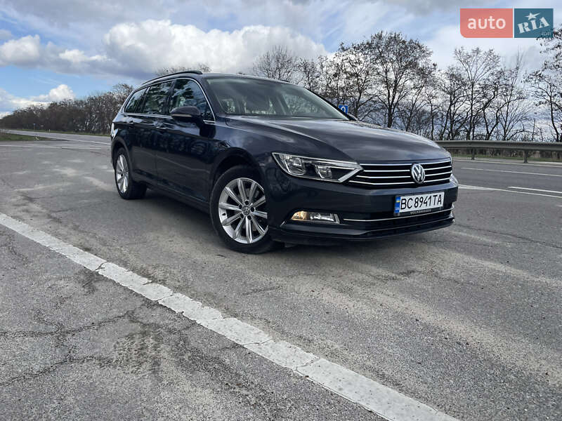 Універсал Volkswagen Passat 2018 в Львові