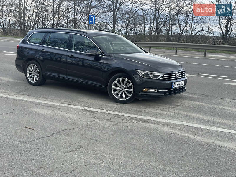 Універсал Volkswagen Passat 2018 в Львові