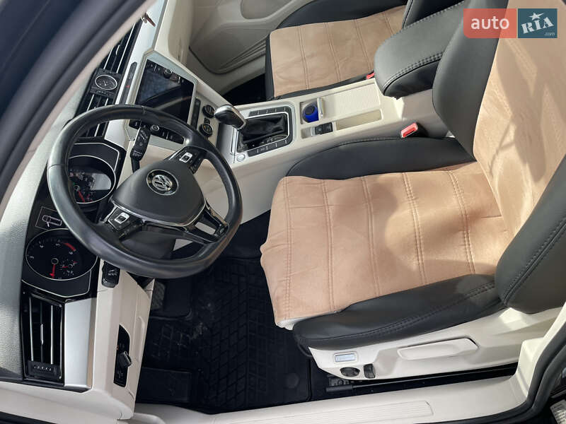 Універсал Volkswagen Passat 2018 в Львові
