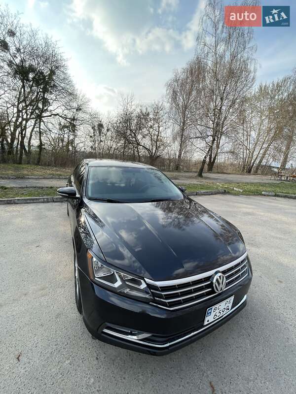 Седан Volkswagen Passat 2018 в Золочеве