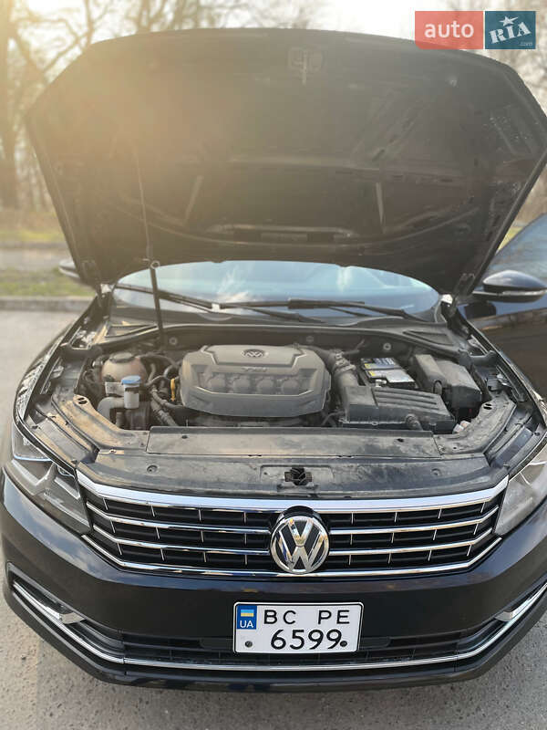 Седан Volkswagen Passat 2018 в Золочеве