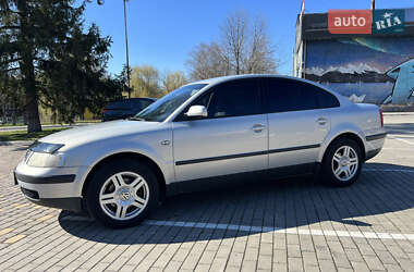 Седан Volkswagen Passat 1998 в 