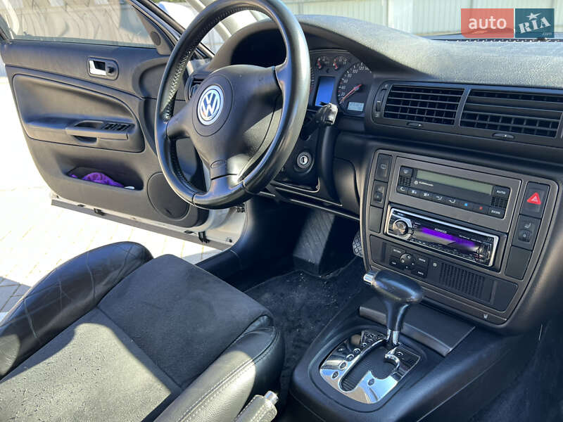 Седан Volkswagen Passat 1998 в Луцьку