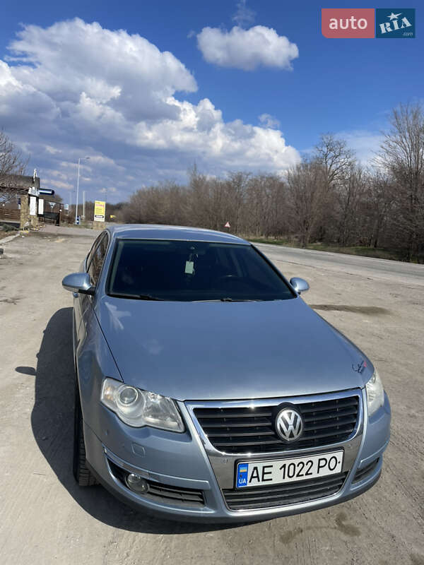 Седан Volkswagen Passat 2010 в Днепре