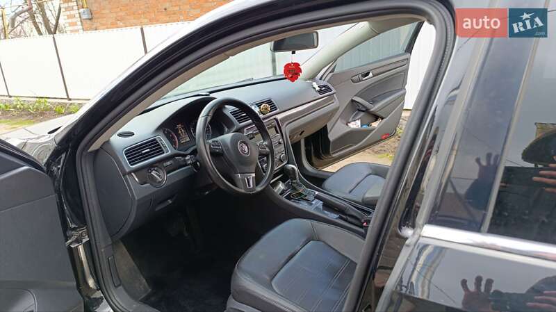 Седан Volkswagen Passat 2012 в Тростянці