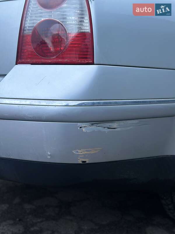 Седан Volkswagen Passat 2004 в Киеве