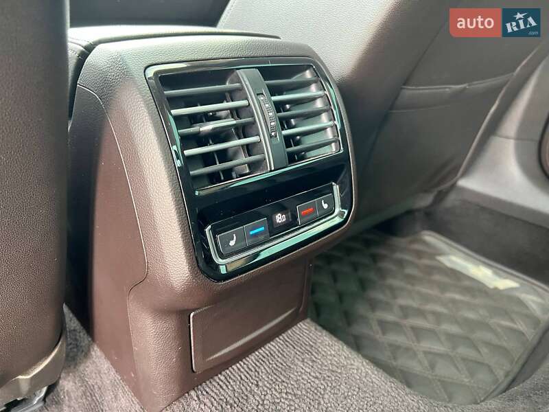 Седан Volkswagen Passat 2015 в Киеве