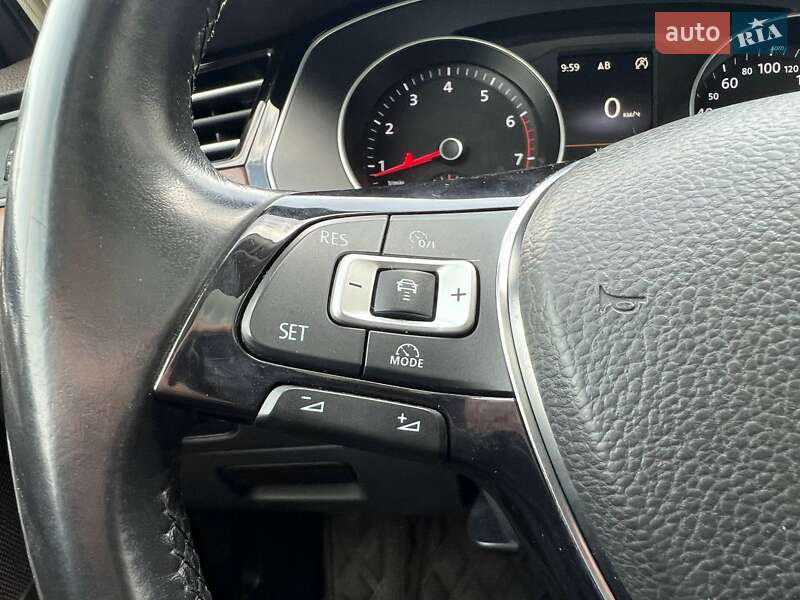 Седан Volkswagen Passat 2015 в Киеве