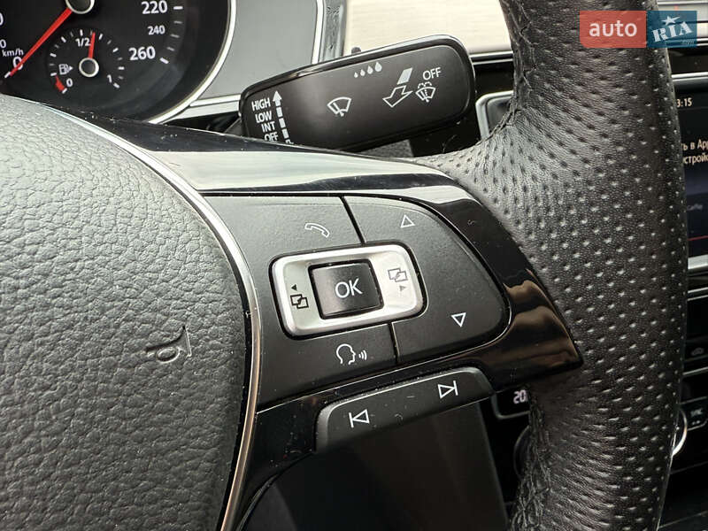 Седан Volkswagen Passat 2015 в Киеве