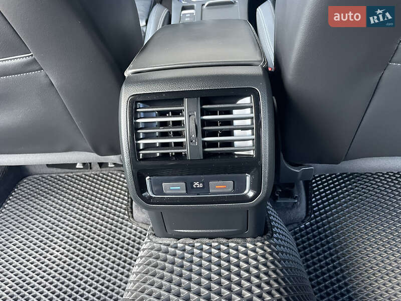 Универсал Volkswagen Passat 2017 в Житомире