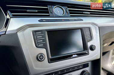 Седан Volkswagen Passat 2016 в 