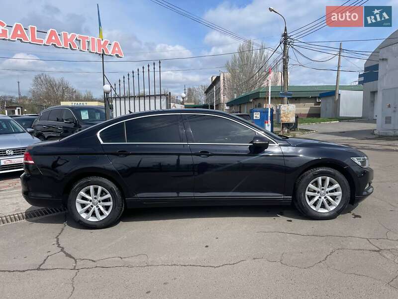 Седан Volkswagen Passat 2016 в Миколаєві