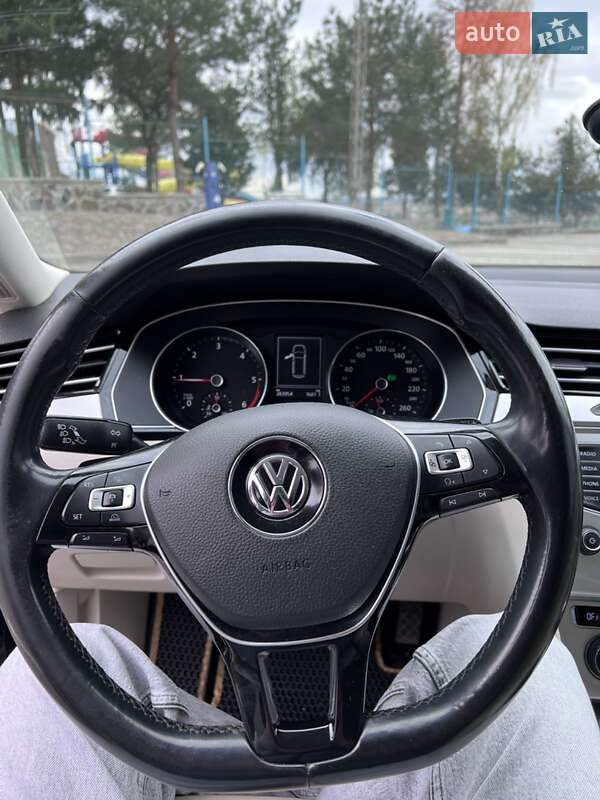 Универсал Volkswagen Passat 2015 в Ужгороде фото 22 Универсал Volkswagen Passat 2015 в Ужгороде