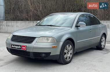 Седан Volkswagen Passat 2004 в 
