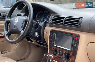 Седан Volkswagen Passat 2004 в 