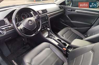 Седан Volkswagen Passat 2017 в 