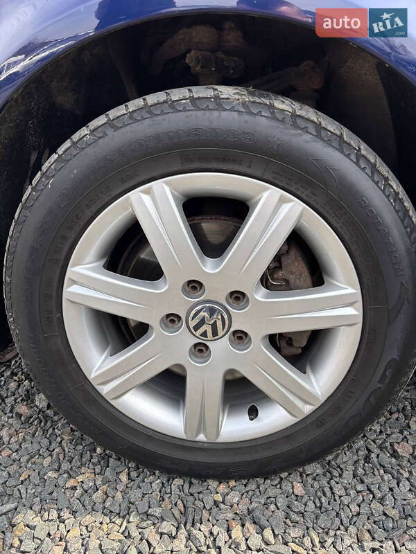 Седан Volkswagen Passat 2003 в 