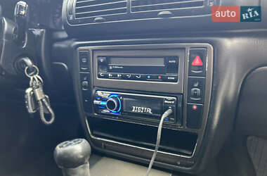 Седан Volkswagen Passat 1998 в 