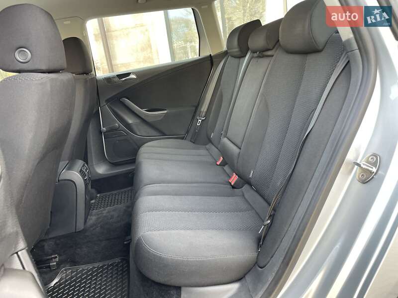 Универсал Volkswagen Passat 2006 в Николаеве