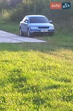 Седан Volkswagen Passat 2000 в 