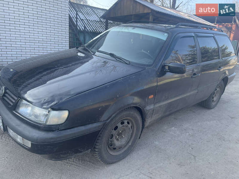 Універсал Volkswagen Passat 1994 в Бобровиці