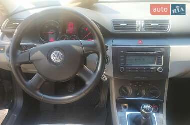 Седан Volkswagen Passat 2005 в 