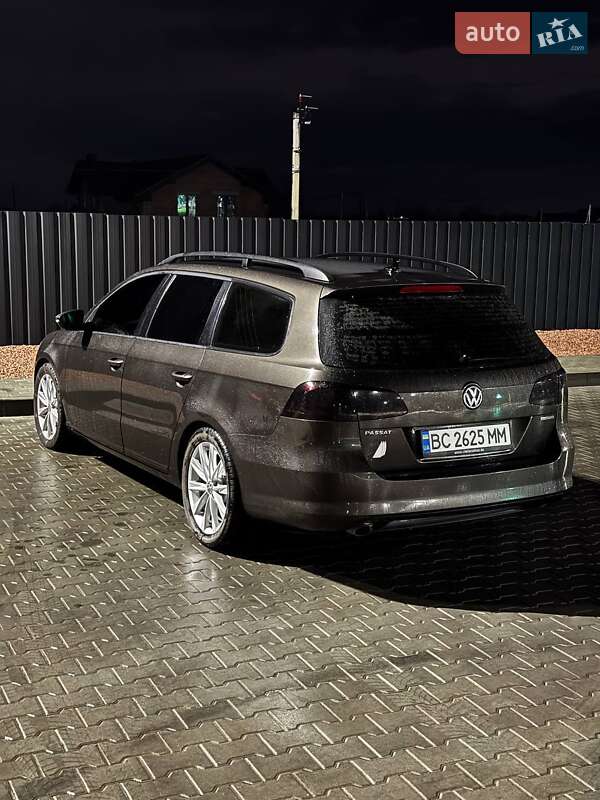 Універсал Volkswagen Passat 2013 в Львові