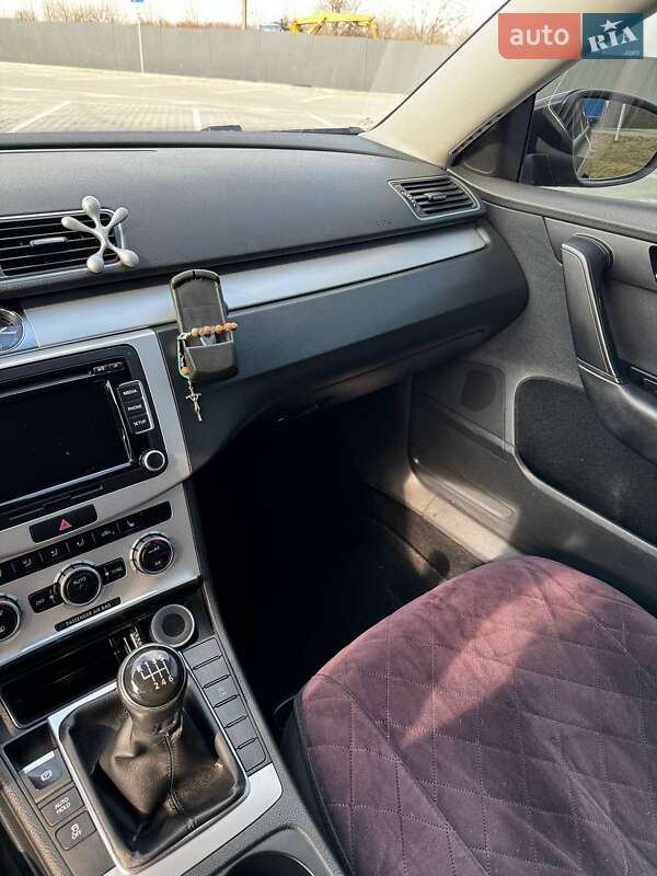 Універсал Volkswagen Passat 2013 в Львові