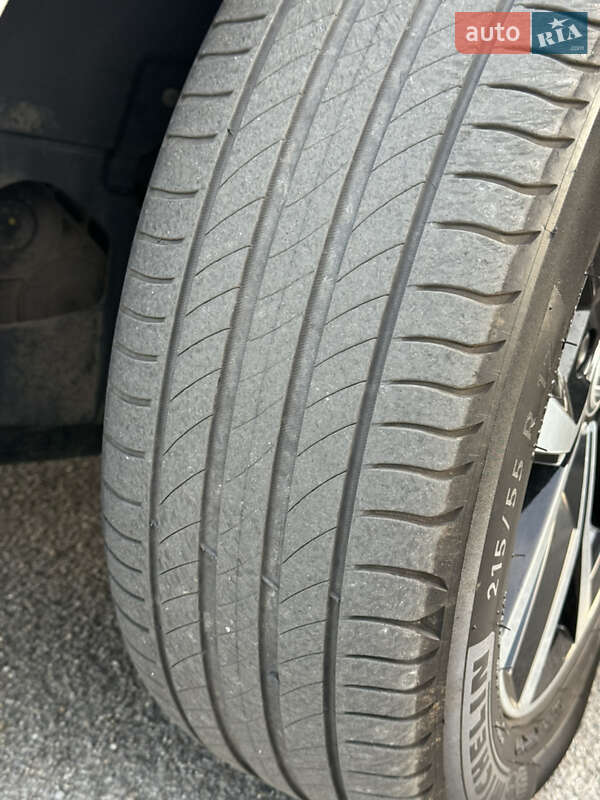 Універсал Volkswagen Passat 2019 в Чернівцях