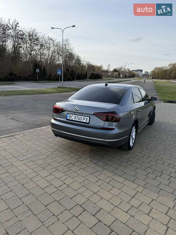 Седан Volkswagen Passat 2016 в Львове
