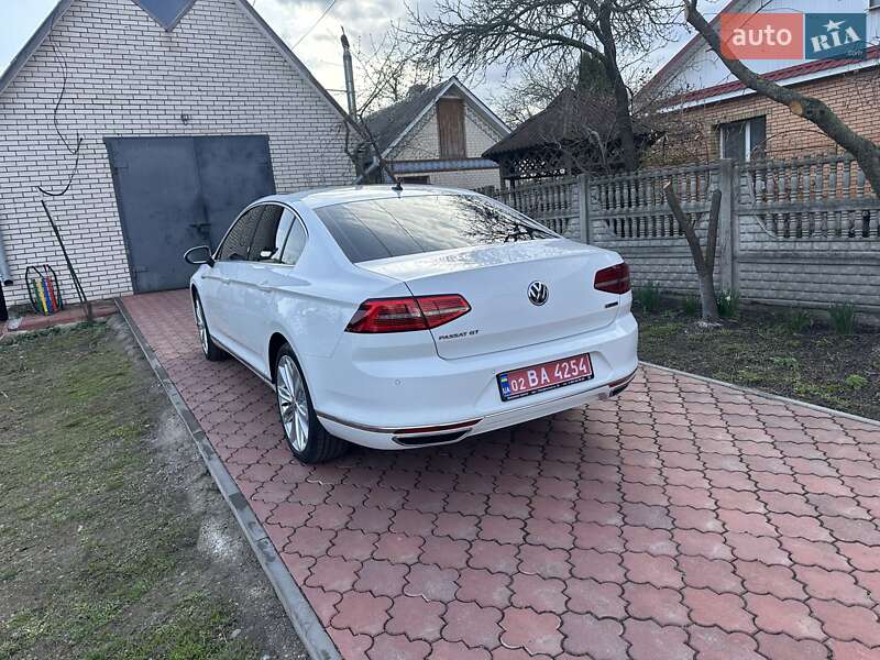 Седан Volkswagen Passat 2018 в Виннице