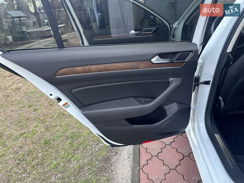 Седан Volkswagen Passat 2018 в Виннице