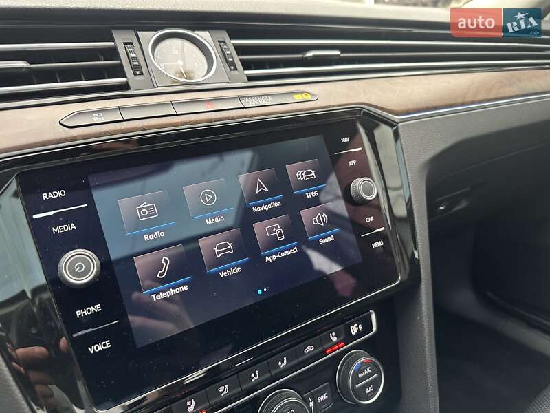 Седан Volkswagen Passat 2018 в Виннице