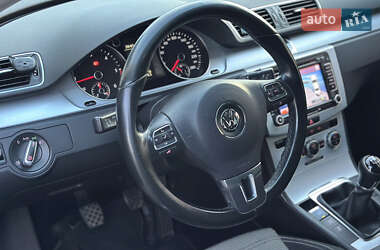 Седан Volkswagen Passat 2012 в 