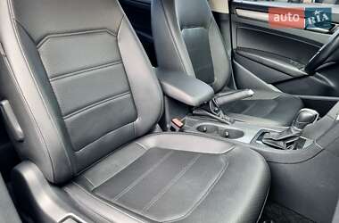 Седан Volkswagen Passat 2015 в 