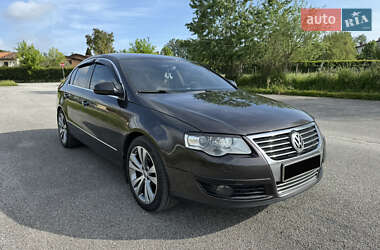 Седан Volkswagen Passat 2007 в  фото 15 Седан Volkswagen Passat 2007 в