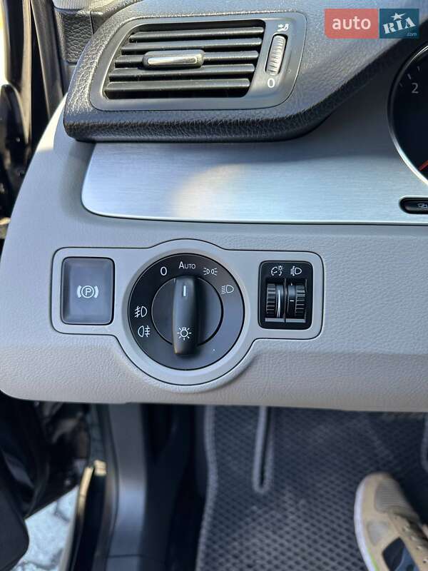 Универсал Volkswagen Passat 2010 в Дубно