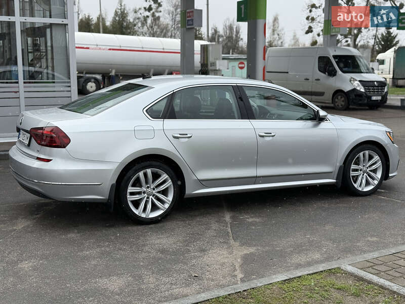 Седан Volkswagen Passat 2016 в Лубнах