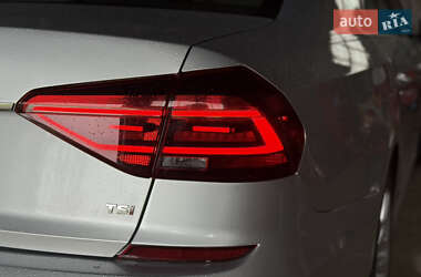 Седан Volkswagen Passat 2016 в 