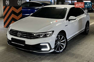 Седан Volkswagen Passat 2020 в 